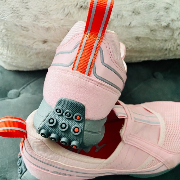 FINAL PRICE MARKDOWN!/DKNY Signature Pink Sneakers/Size 7.5 - Picture 7 of 12
